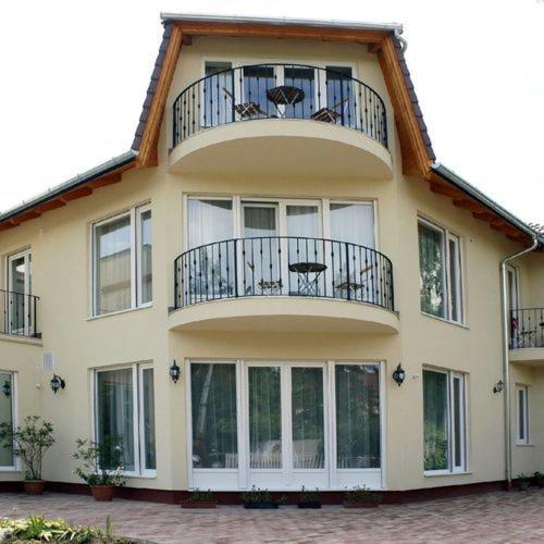 Bed and Breakfast Viktor Bor- Es Vendeghaz**** Balatonmáriafürdő Exterior foto